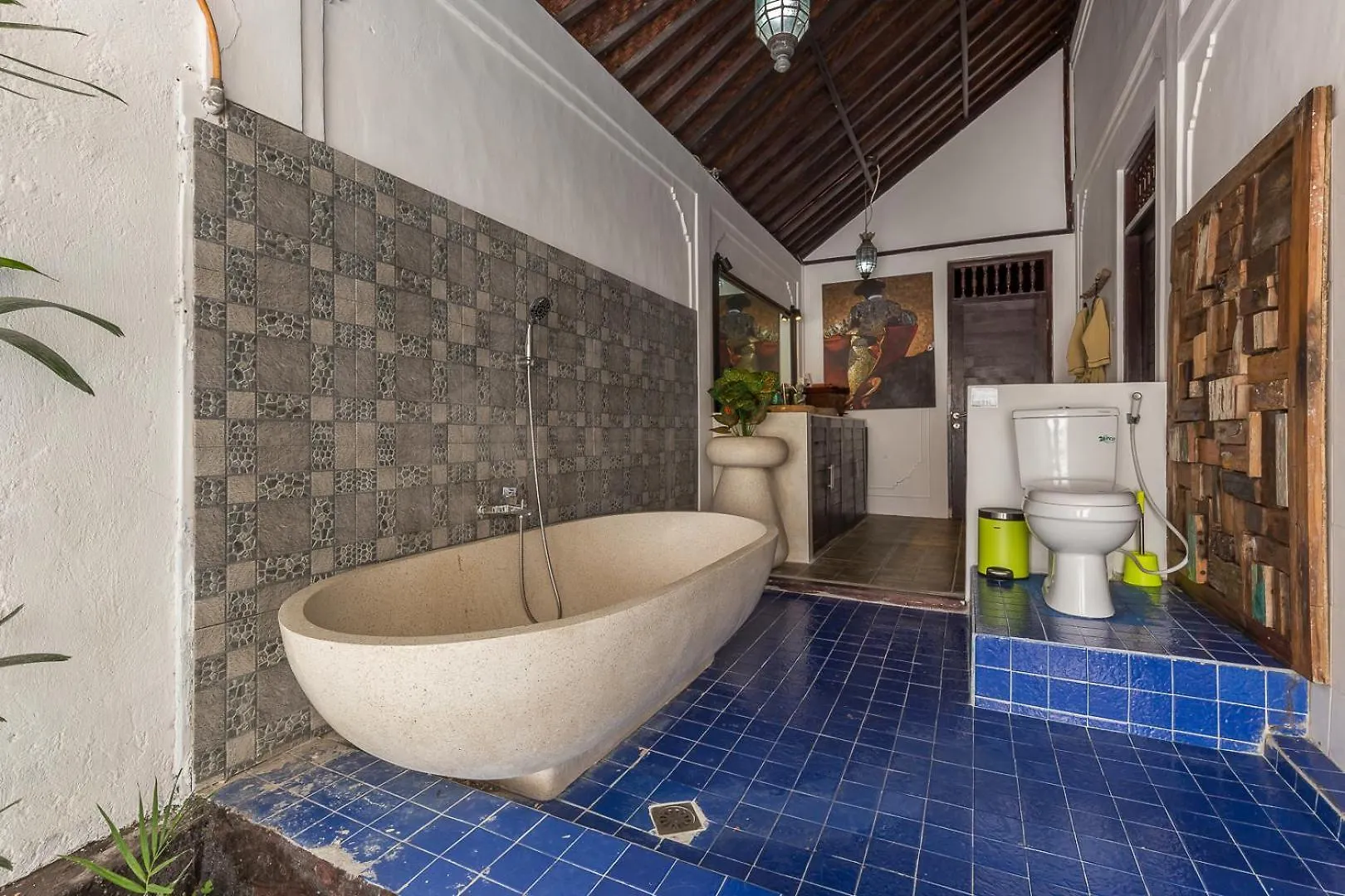 Villa Blue - 4Br Authentic And Atypical Villa In Seminyak 0*,