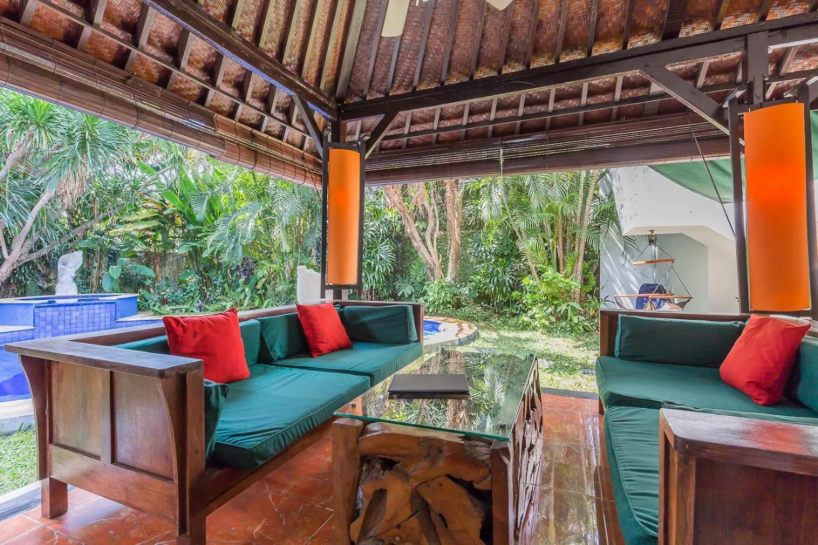 Villa Blue - 4Br Authentic And Atypical Villa In Seminyak