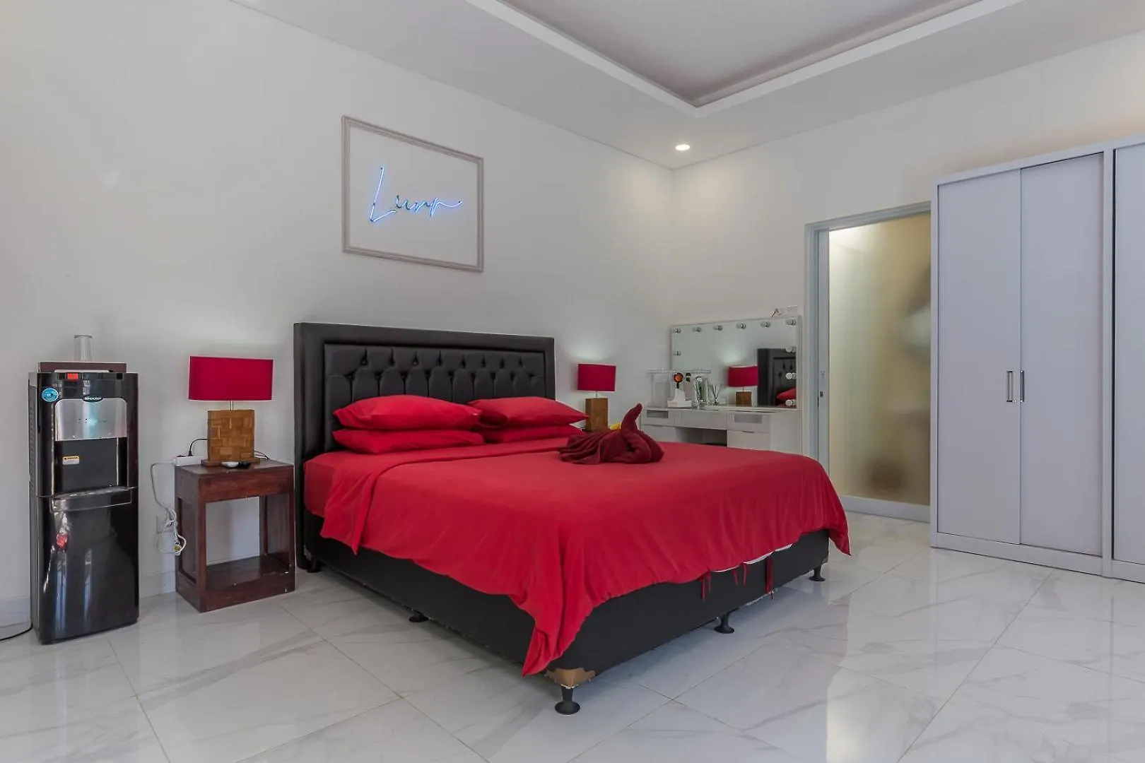 Villa Blue - 4Br Authentic And Atypical Villa In Seminyak 0*,  Indonesien