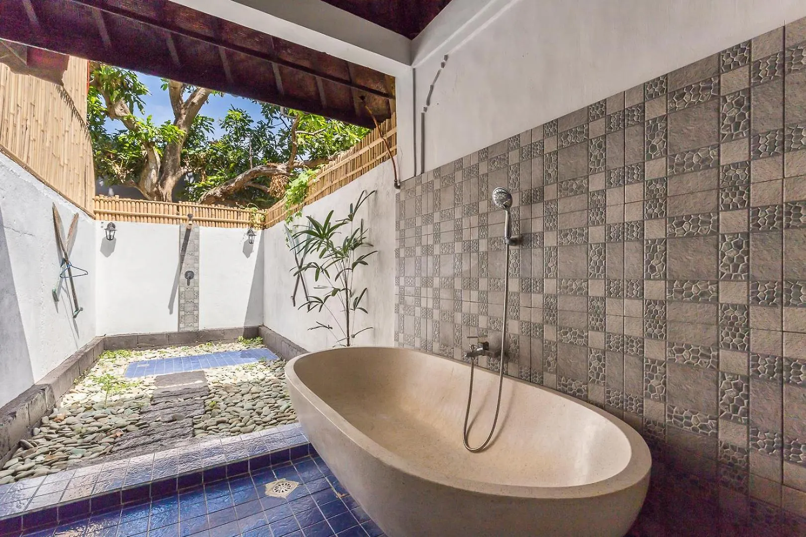 Villa Blue - 4Br Authentic And Atypical Villa In Seminyak Индонезия