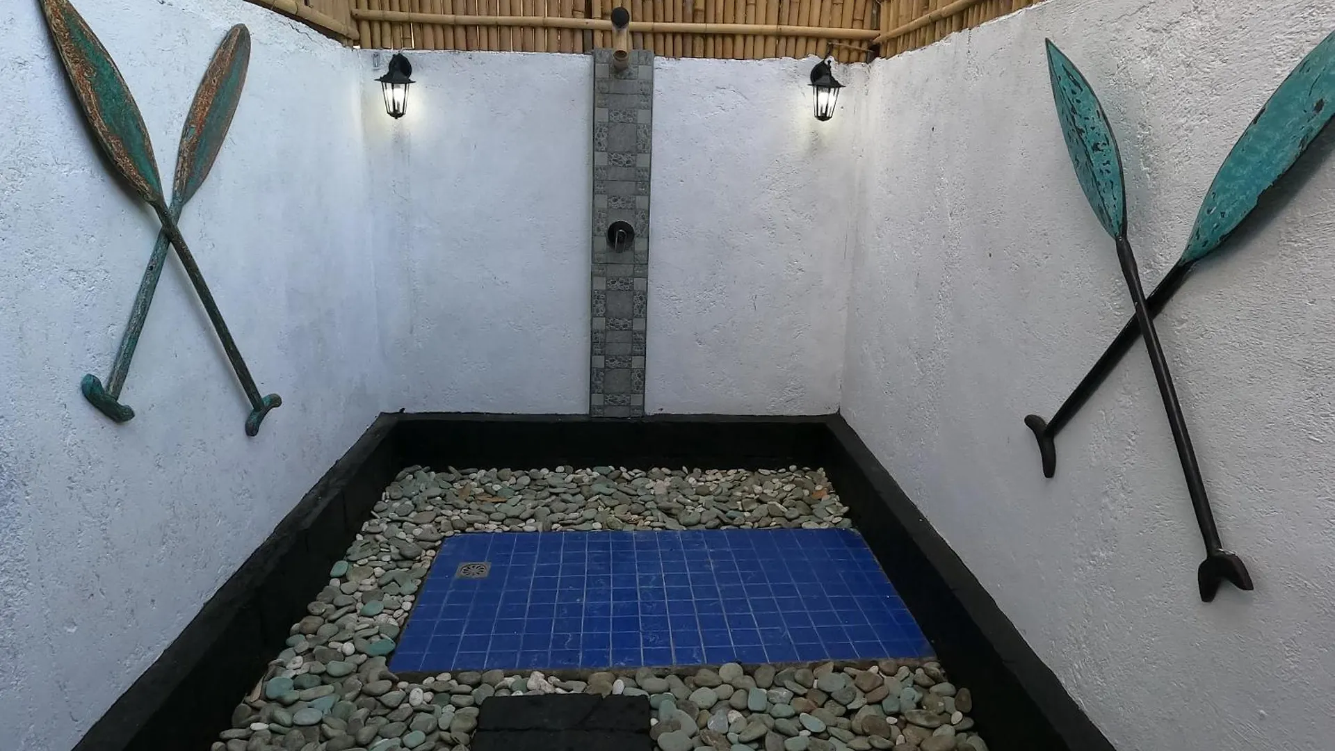 Villa Blue - 4Br Authentic And Atypical Villa In Seminyak