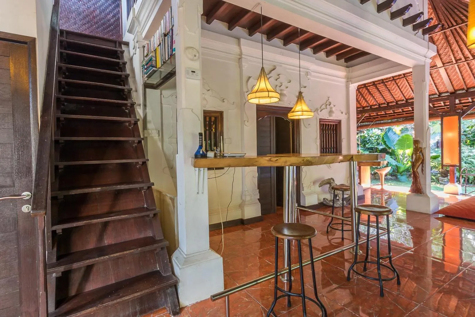 Villa Blue - 4Br Authentic And Atypical Villa In Seminyak Семиньяк