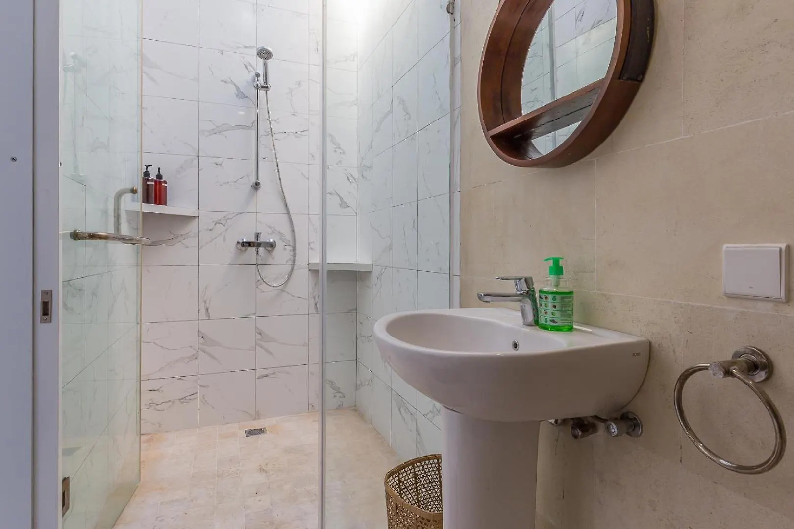 Villa Blue - 4Br Authentic And Atypical Villa In Seminyak