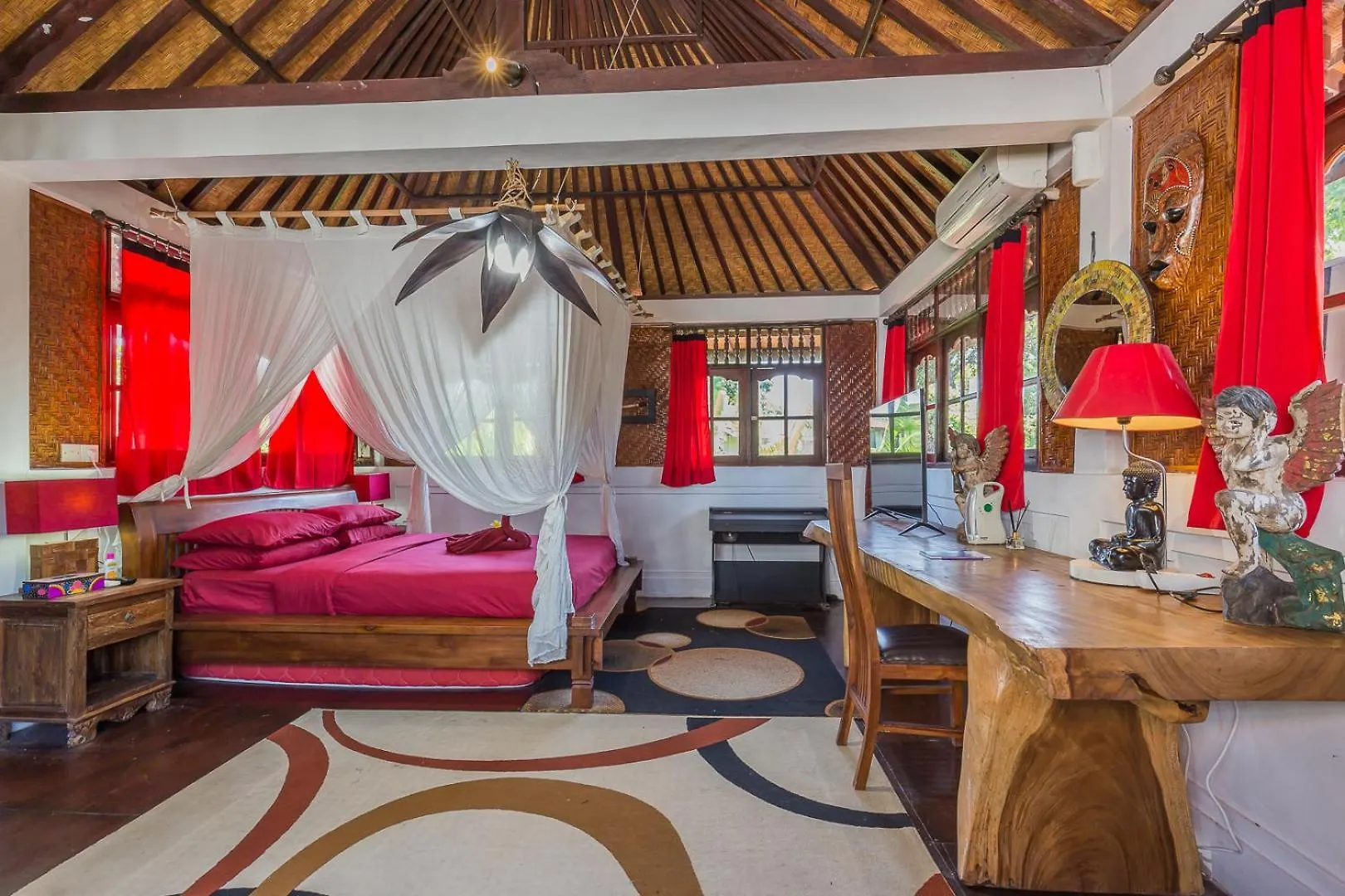 Villa Blue - 4Br Authentic And Atypical Villa In Seminyak