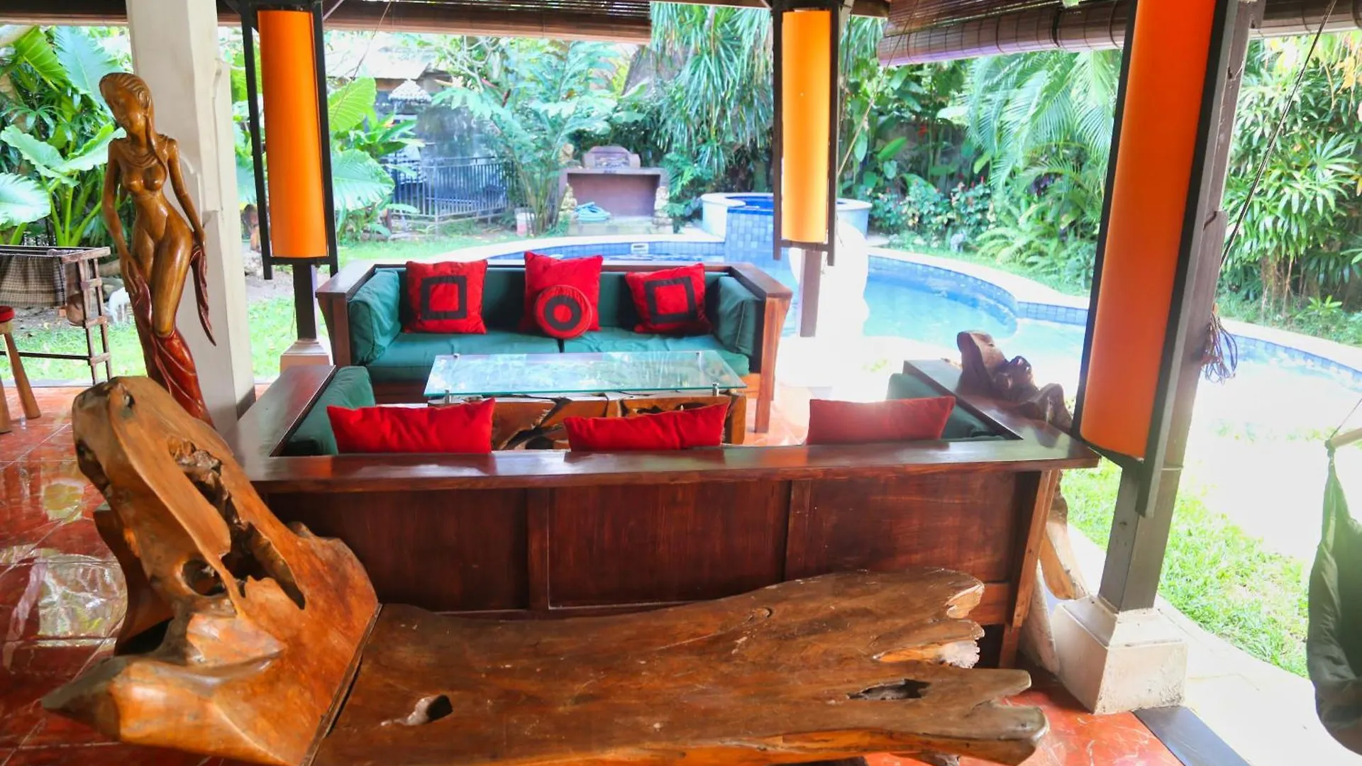 Villa Blue - 4Br Authentic And Atypical Villa In Seminyak
