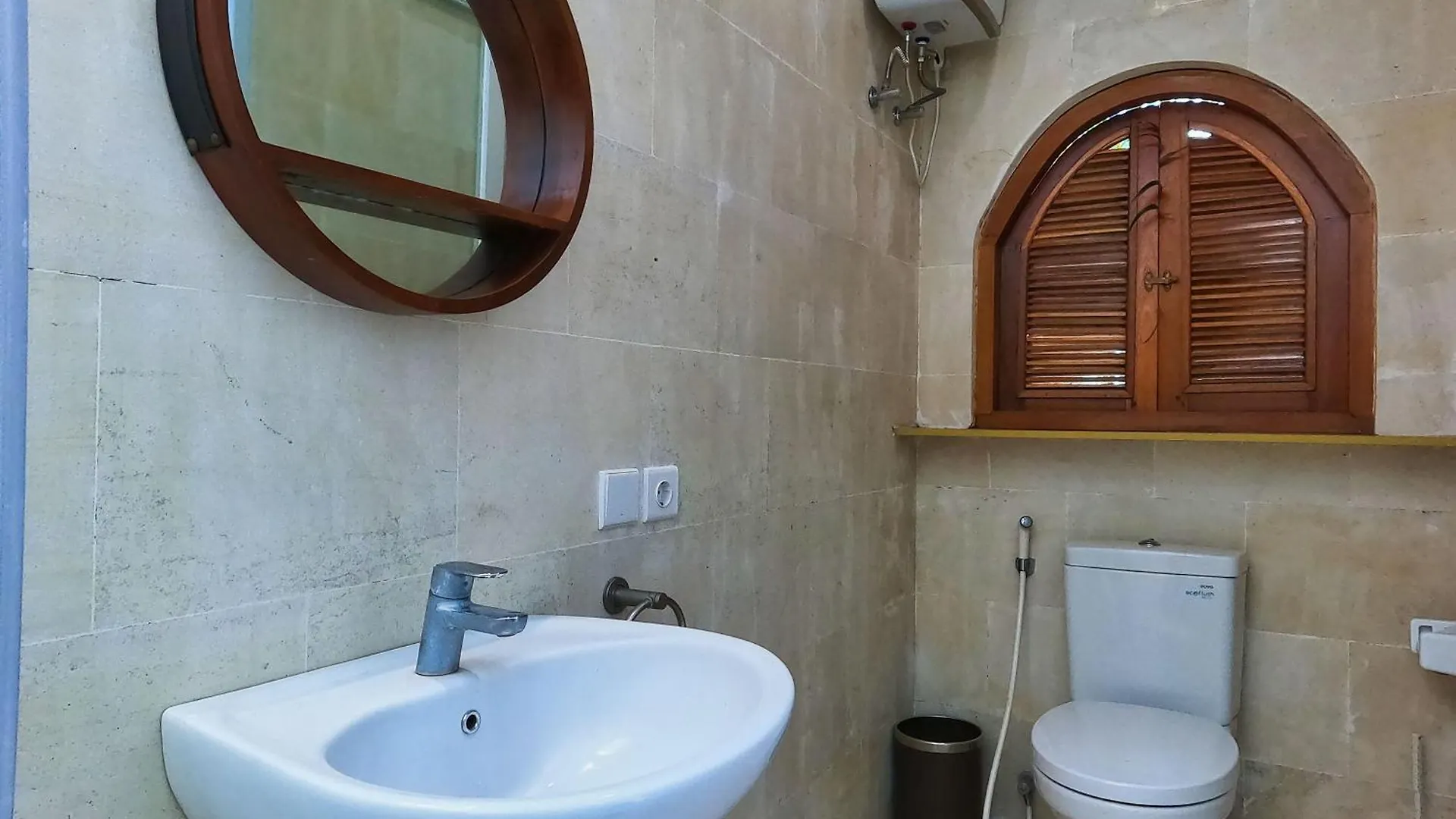 Villa Blue - 4Br Authentic And Atypical Villa In Seminyak